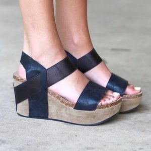 Strappy Platform Wedges Black & Tan NEW!